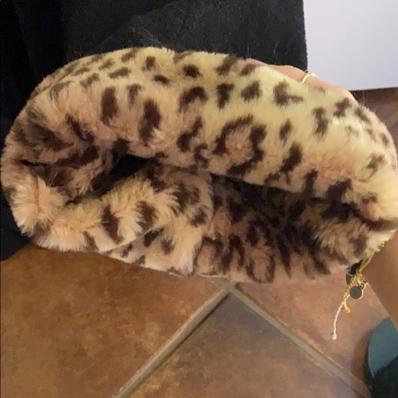 THE LIMITED BLACK WOOL COAT WITH CHEETAH CUFFS - Picture 4 of 5